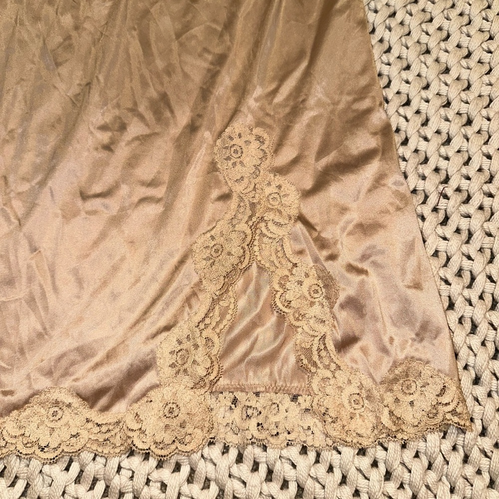Vintage Gold Lace Trim Slip Skirt - Picture 2 of 4